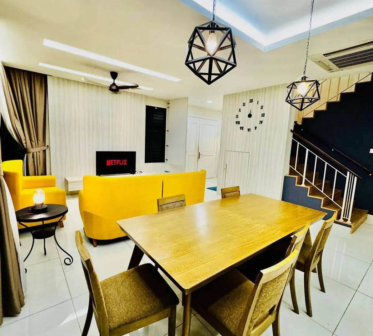 Beautiful 20-Person Villa, Walk To Beach & Market Бату-Ферринги 0*,  Малайзия