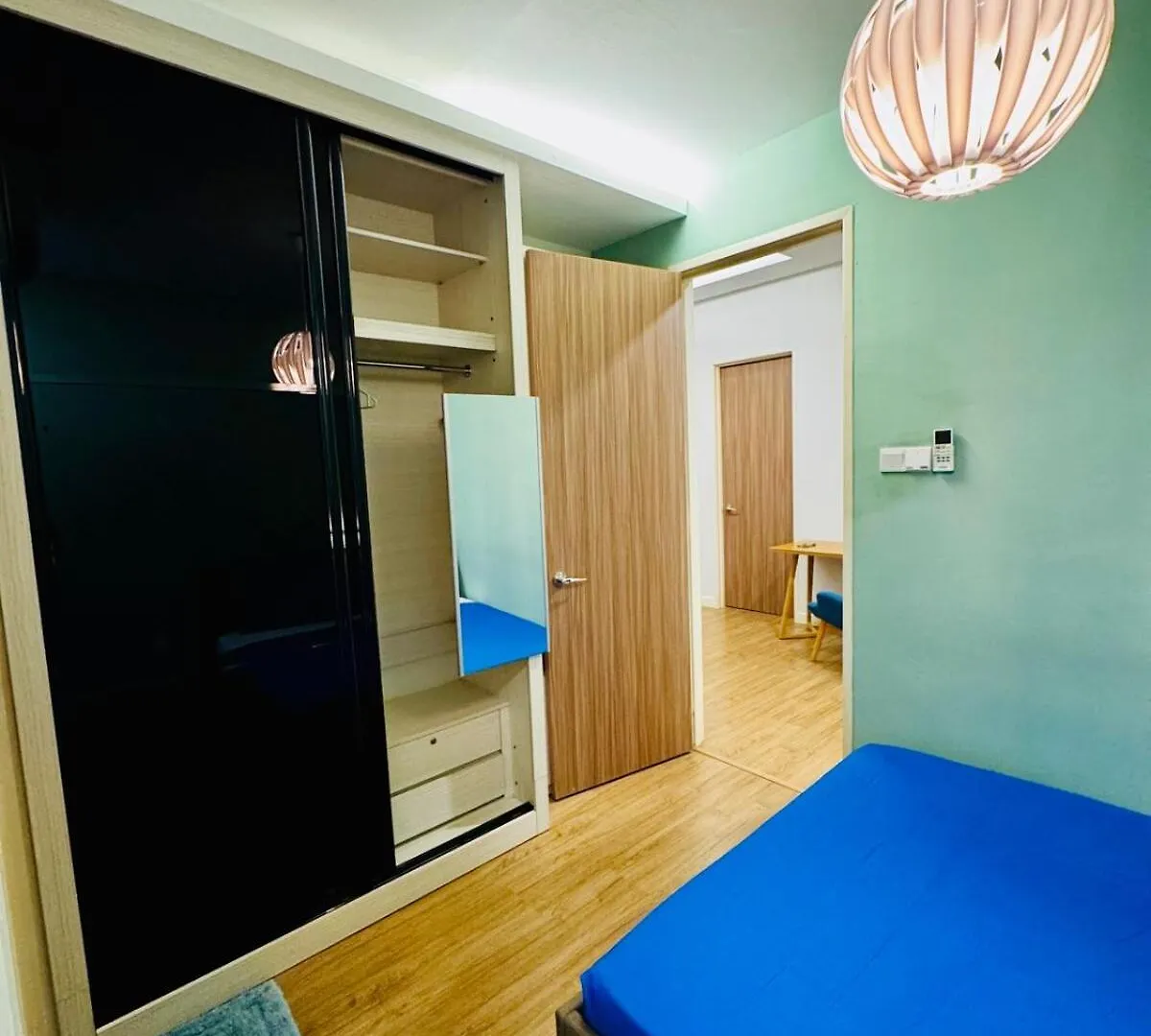 Beautiful 20-Person Villa, Walk To Beach & Market Бату-Ферринги