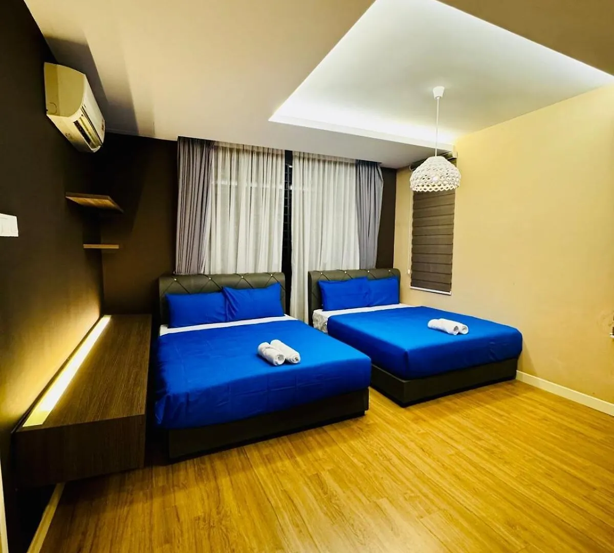 Beautiful 20-Person Villa, Walk To Beach & Market Бату-Ферринги 0*,