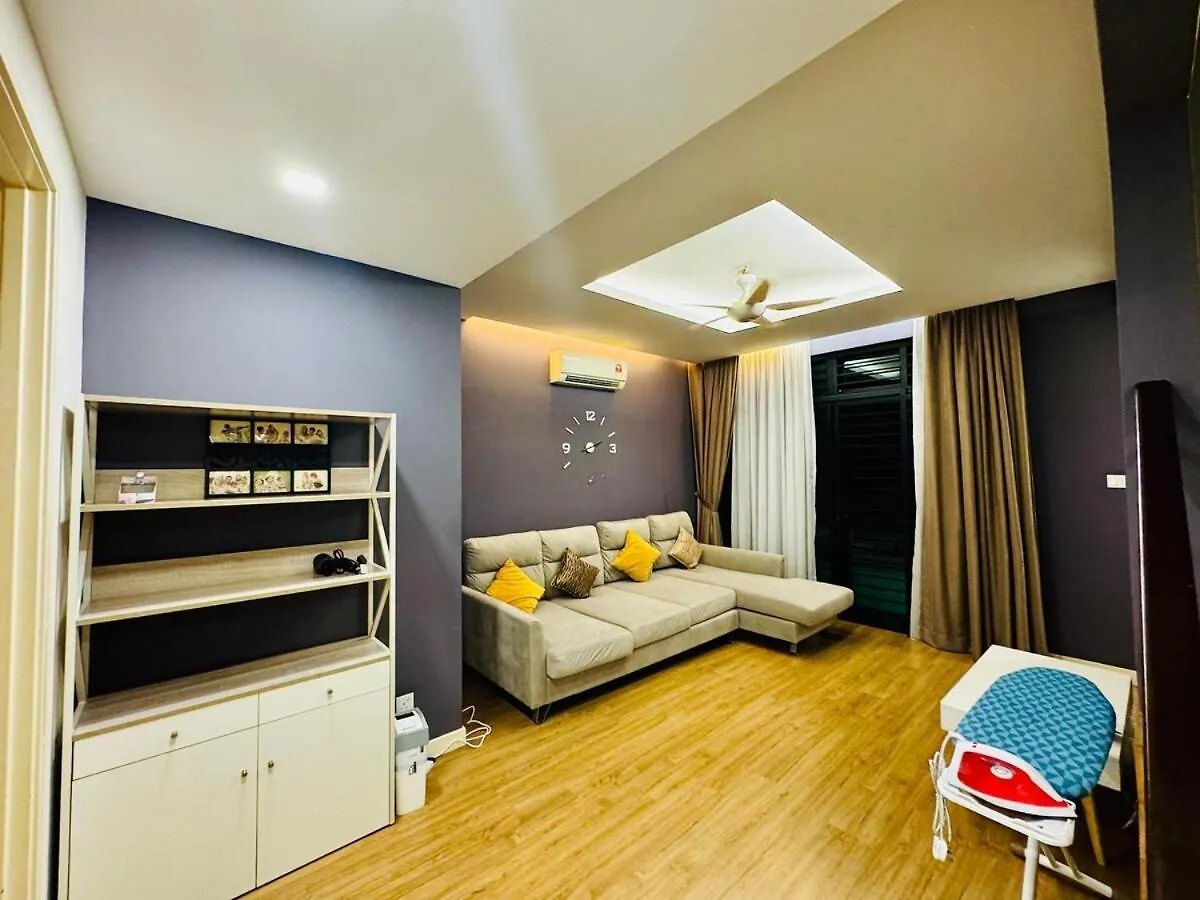 Вилла Beautiful 20-Person Villa, Walk To Beach & Market Бату-Ферринги