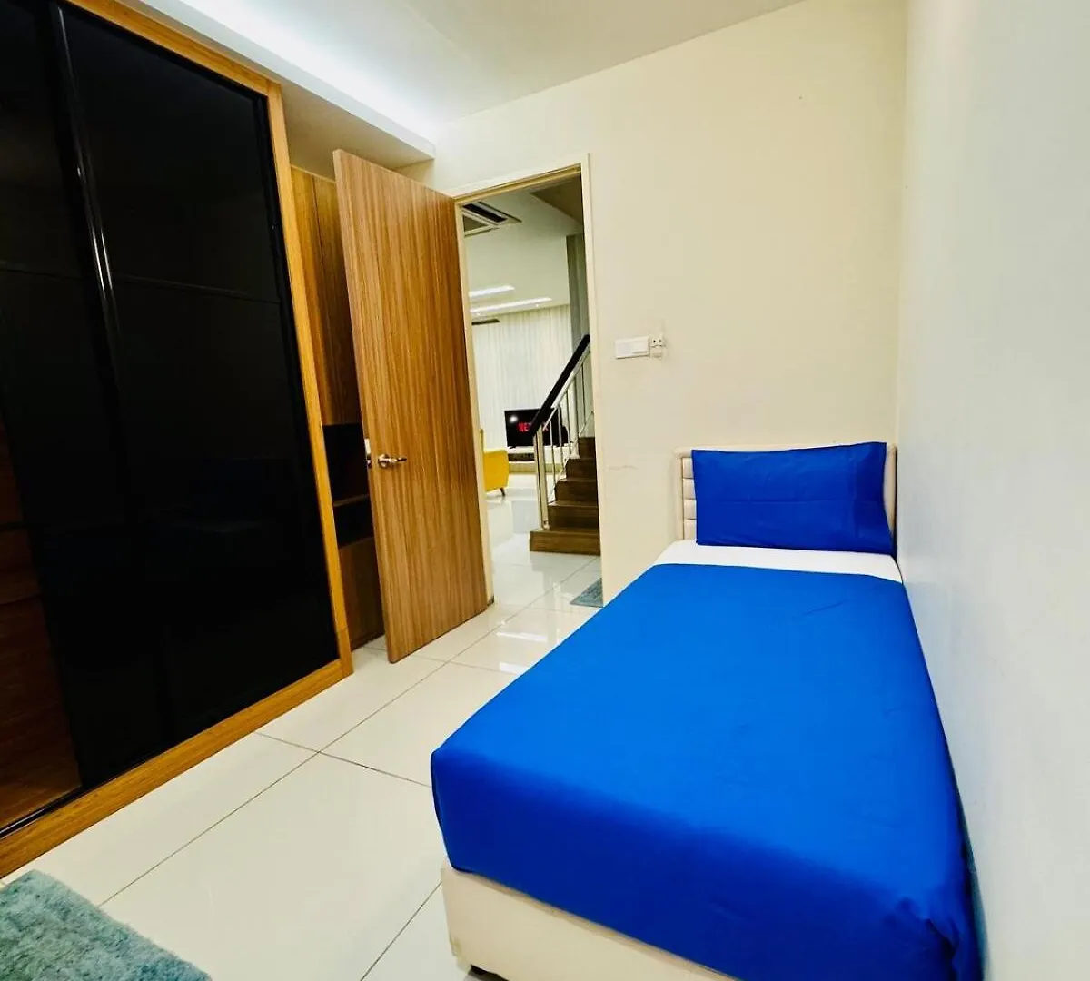 Beautiful 20-Person Villa, Walk To Beach & Market Бату-Ферринги 0*,  Малайзия