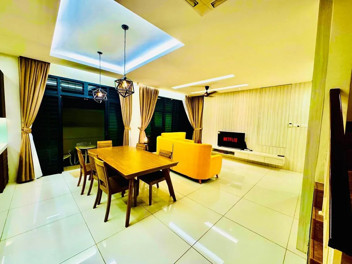 Beautiful 20-Person Villa, Walk To Beach & Market Бату-Ферринги Вилла