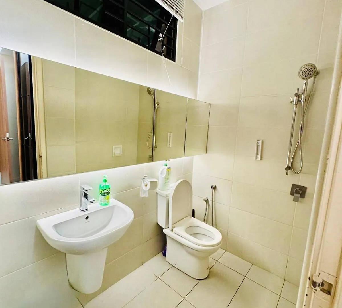 Beautiful 20-Person Villa, Walk To Beach & Market Batu Ferringhi Malaysia
