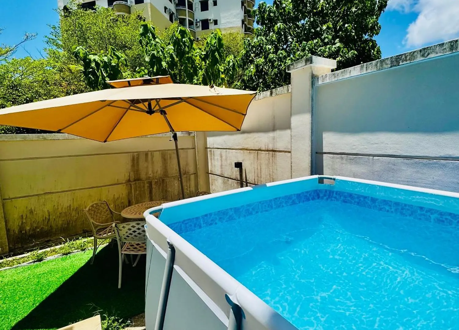 Beautiful 20-Person Villa, Walk To Beach & Market Batu Ferringhi Villa